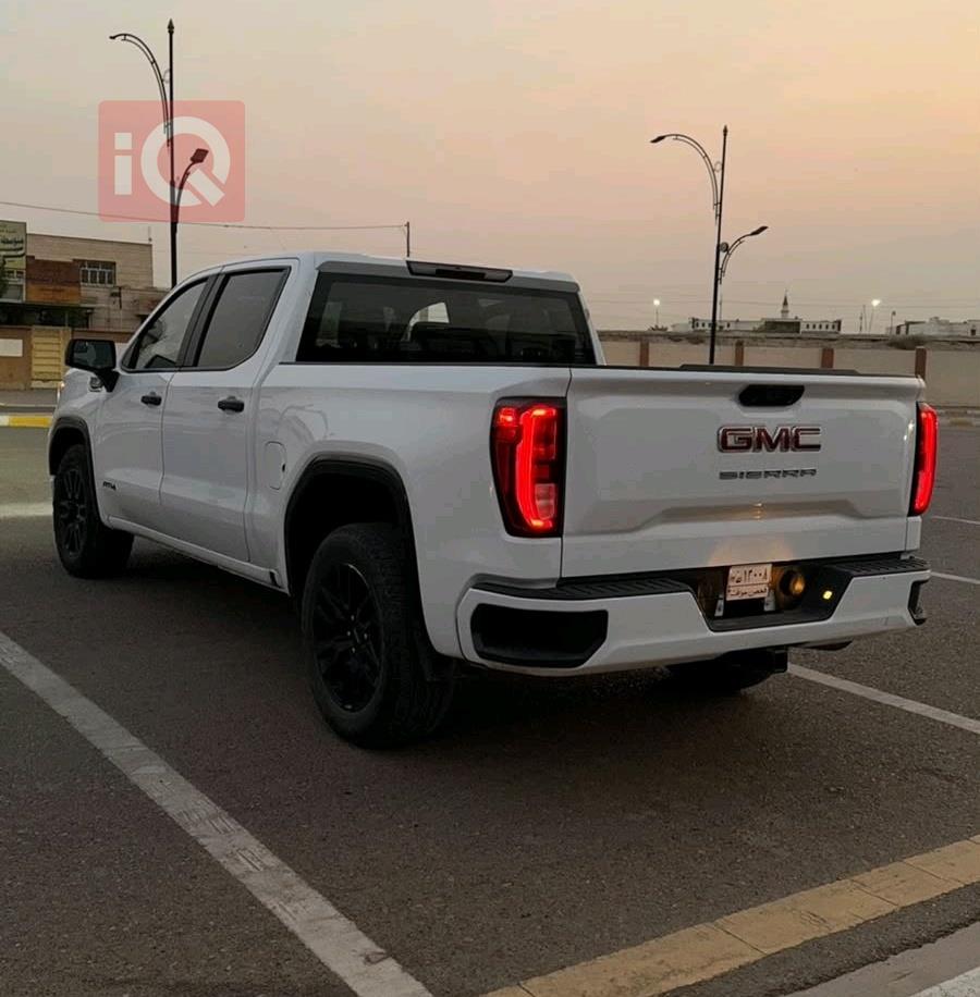 GMC Sierra